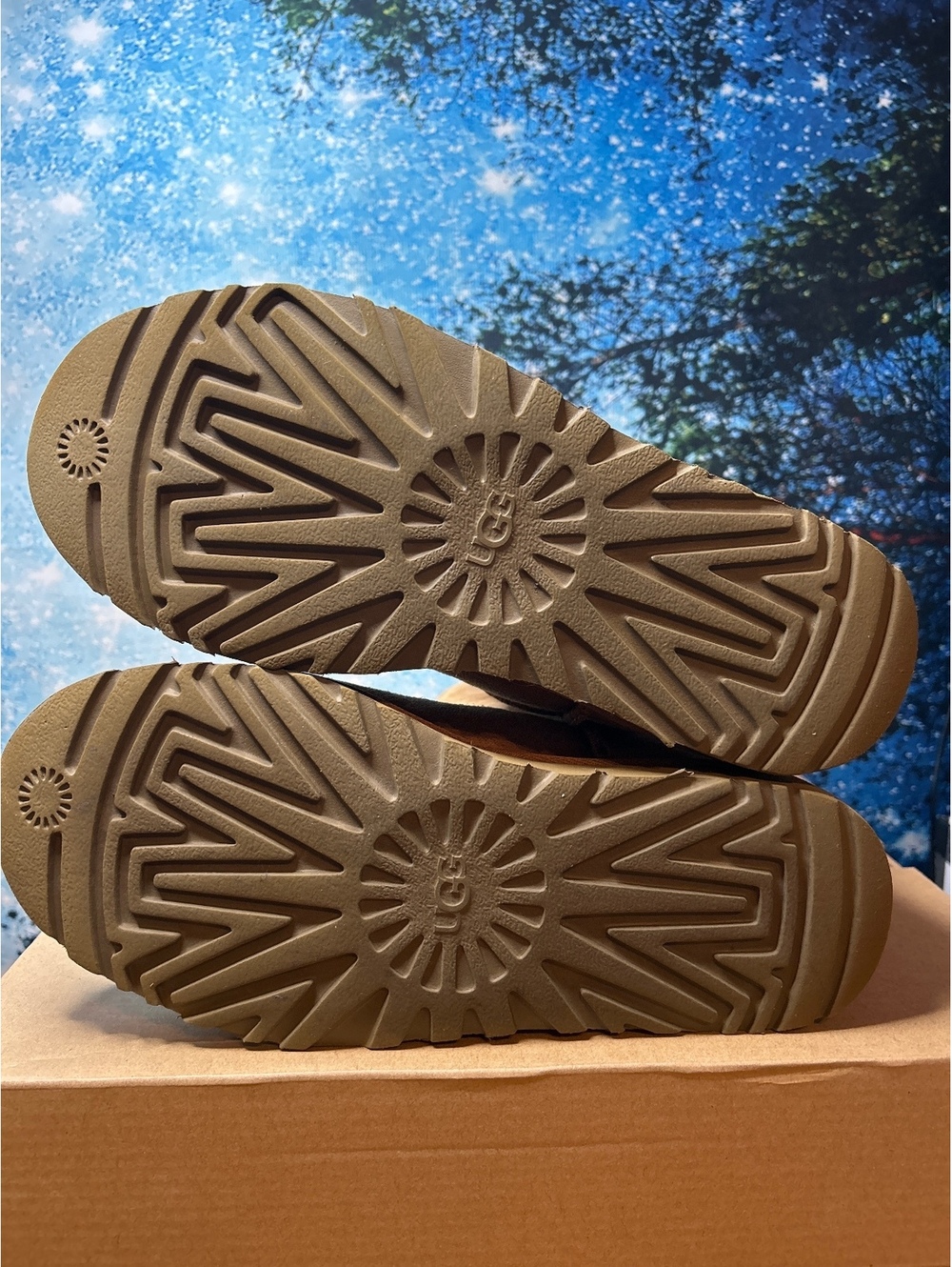 UGG Classic Short II Boots New in Box Chestnut Suede Size 7 Women Flaw - Picture 4 of 9